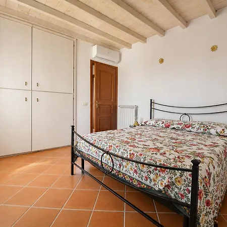 Holiday home Trishouse Trisobbio